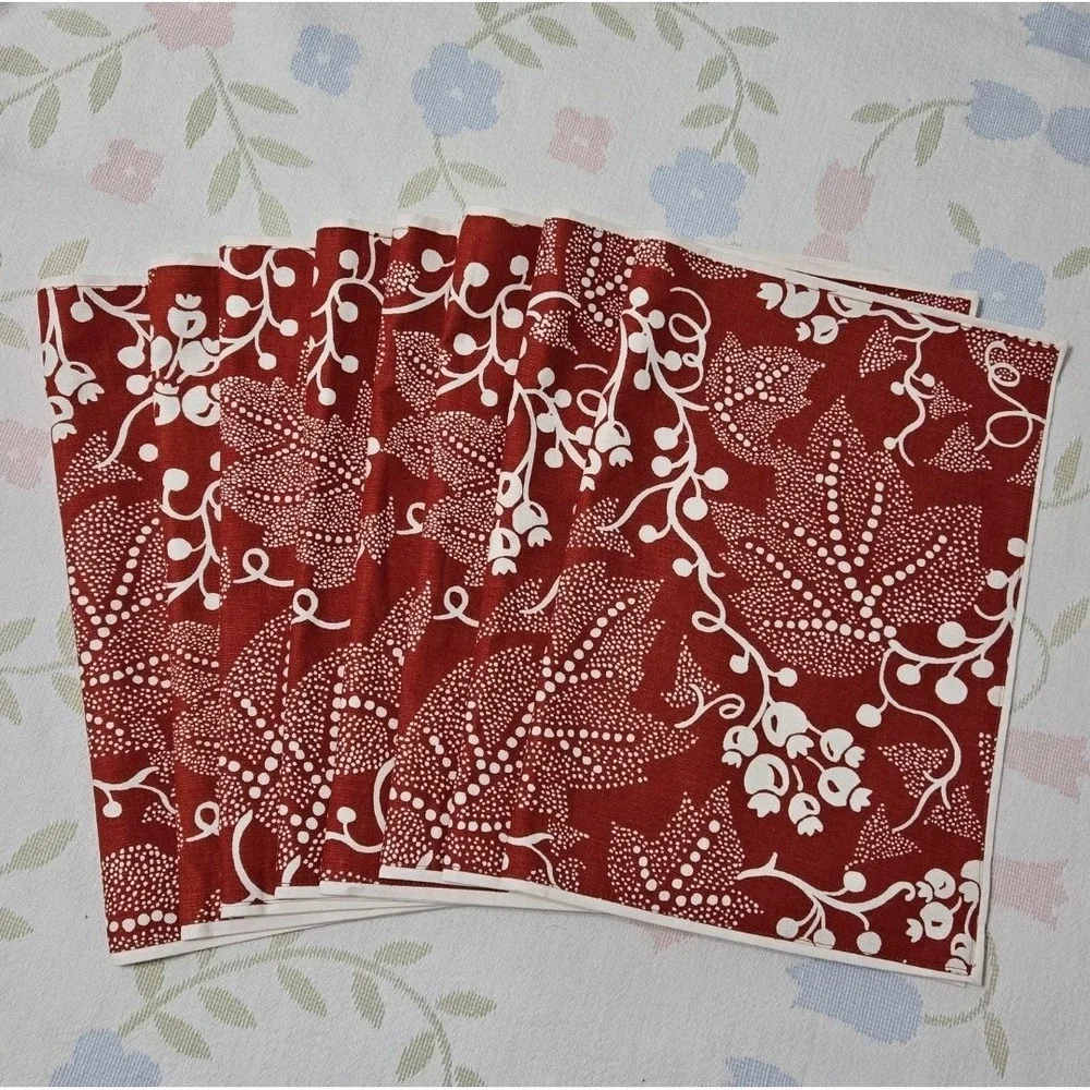 Pottery Barn Fabric Placemats (8) & Napkins (6)
